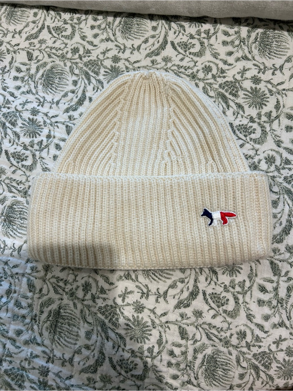 MAISON KITSUNÉ Unisex Cream Ribbed 100% Wool Beanie